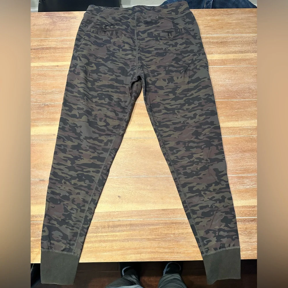Alphalete Infinity Joggers Size Med. Have always fit me snug. Great condition! - Picture 4 of 8